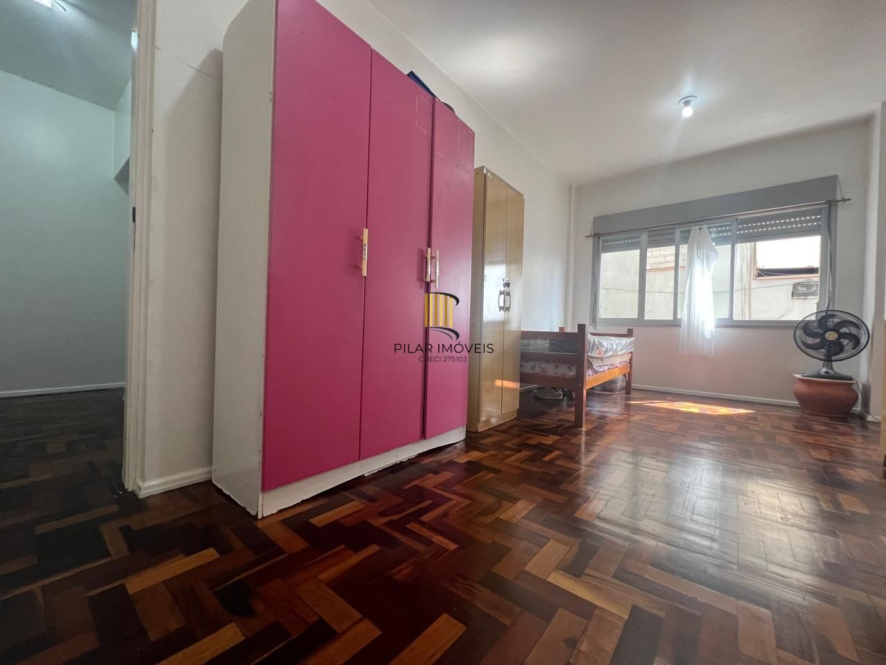 EXCELENTE E AMPLO APARTAMENTO 3 DORMITÓRIOS NO CENTRO - MUITA LUZ E O MELHOR DA VIDA URBANA!