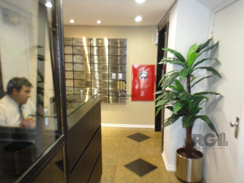 EXCELENTE SALA COMERCIAL COM GARDEN E VAGA EM FRENTE AO BRICK DA REDENÇÃO