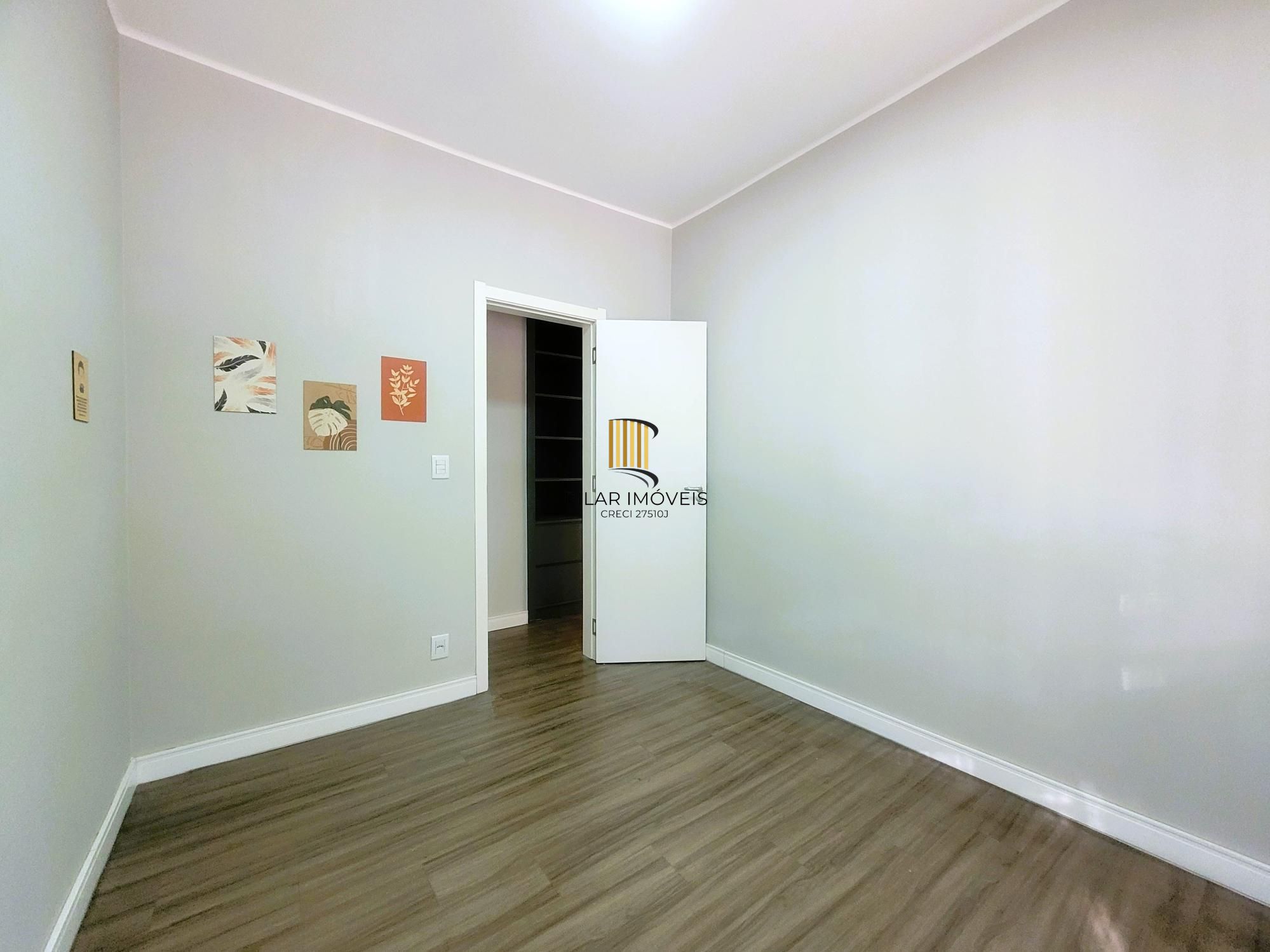 Lindo apartamento 2 dormitórios todo Reformado no Bairro Moinhos.