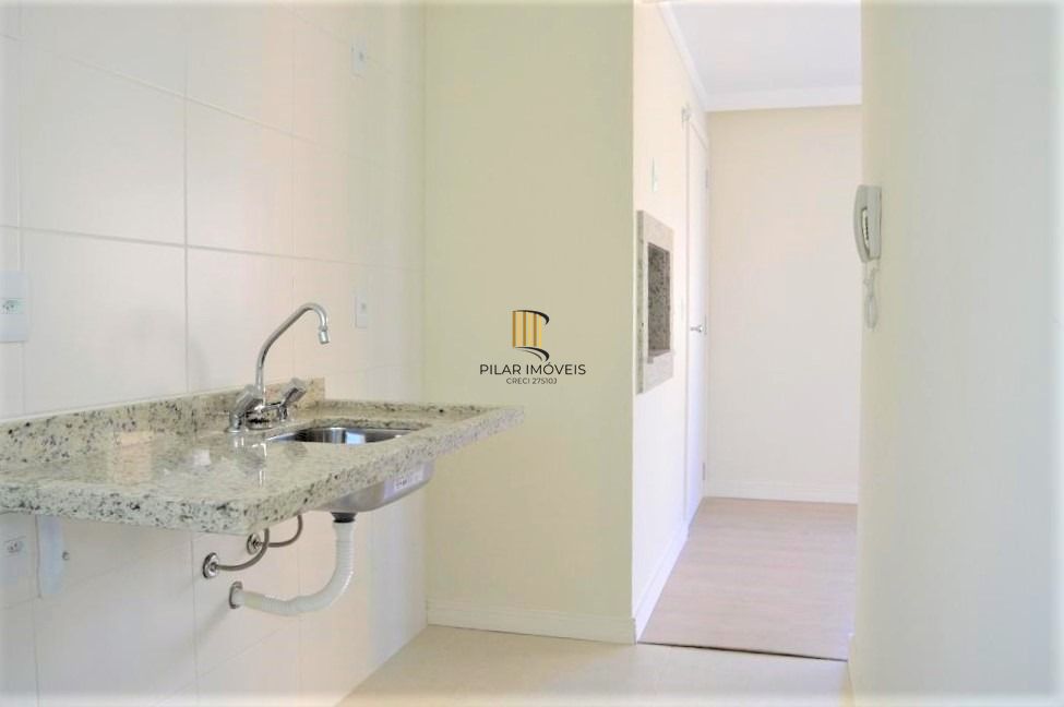 Apartamento 2 dormitórios com 1 suíte e box duplo de garagem no bairro Auxiliadora .