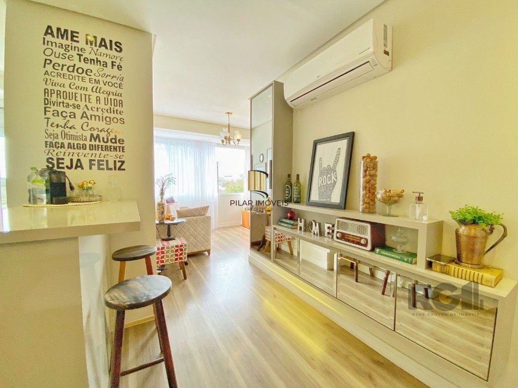 Excelente apartamento 1 dormitório com suíte , lavabo e vaga coberta