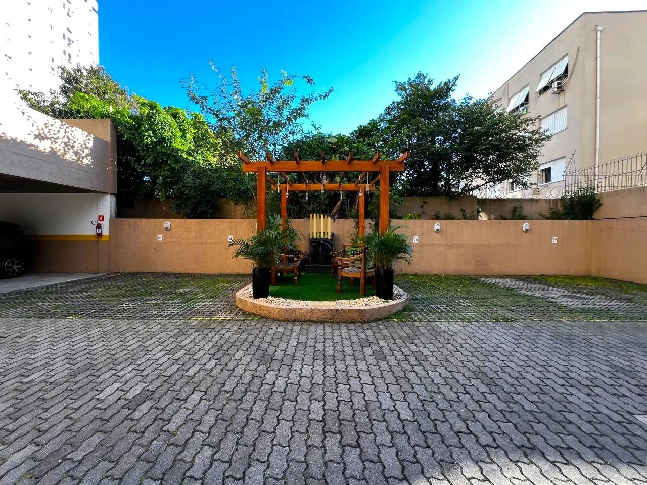 Apartamento 1 dormitório mobiliado com vaga e infra no Bairro Santana