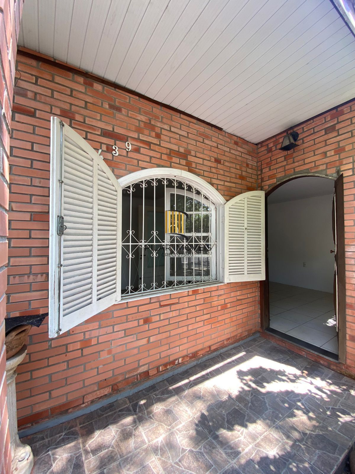 CASA AMPLA E ESPAÇOSA NO BAIRRO GLÓRIA EM PORTO ALEGRE.