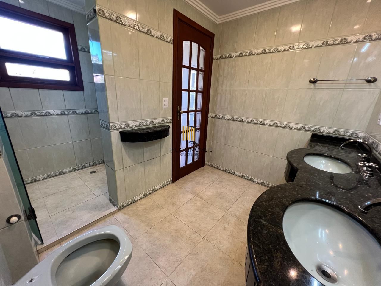 INCRÍVEL CASA COM LAREIRA E ESPAÇO GOOURMET EM CONDOMINIO NO BAIRRO IPANEMA!