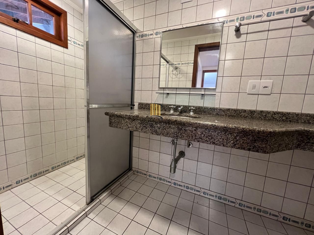 INCRÍVEL CASA COM LAREIRA E ESPAÇO GOOURMET EM CONDOMINIO NO BAIRRO IPANEMA!