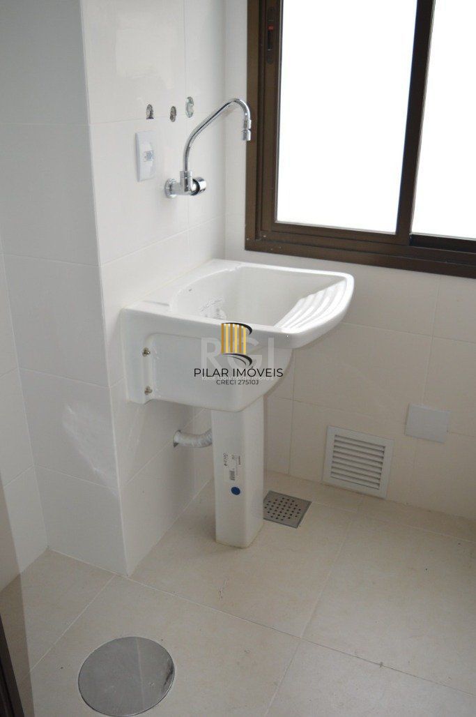 Apartamento 2 dormitórios com box duplo próximo ao Zaffari da Cabral