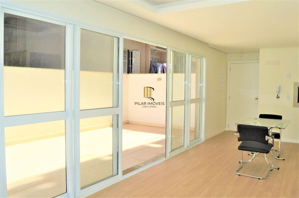 Lindo apartamento 2 dormitórios com 1 suíte, amplo garden e 2 vagas no Bairro Bom Fim.
