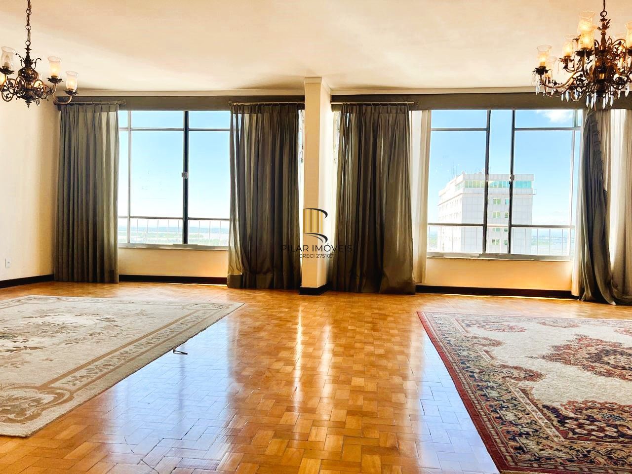 Magnífico apartamento 3 dormitórios com vaga e depósito, vista excepcional para o Guaíba!