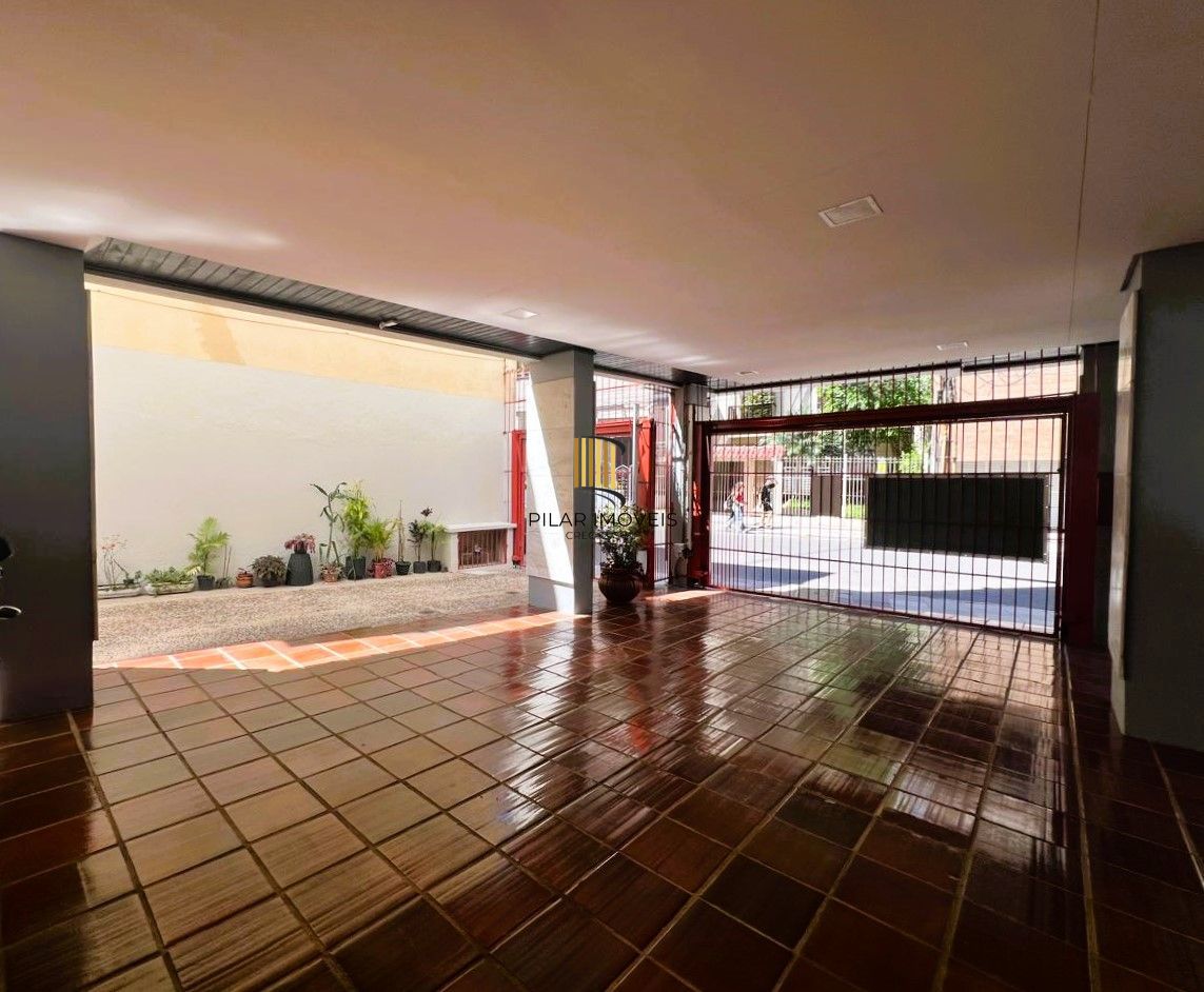 Cobertura 1 dormitório semi mobiliada com piscina e vaga no Bom Fim