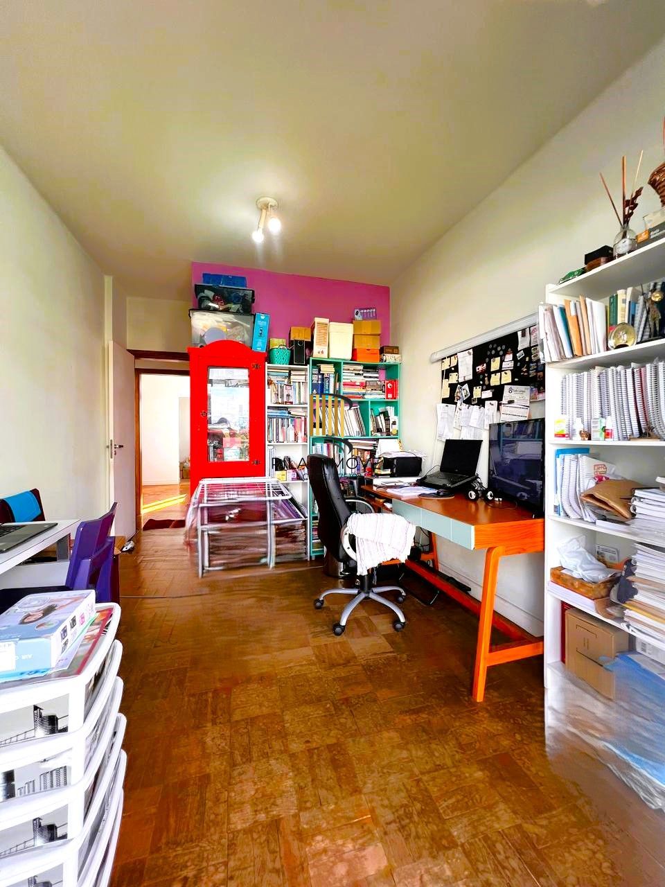 Apartamento 3 dormitórios em Frente a Faculdade de Odonto  e  Hosp. Clínicas