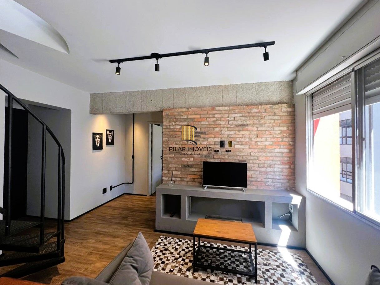 Cobertura 1 dormitório semi mobiliada com piscina e vaga no Bom Fim