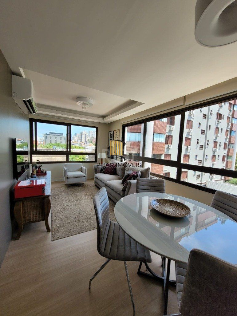 Excelente apartamento 2 dormitórios com box duplo próximo ao Zaffari Cabral