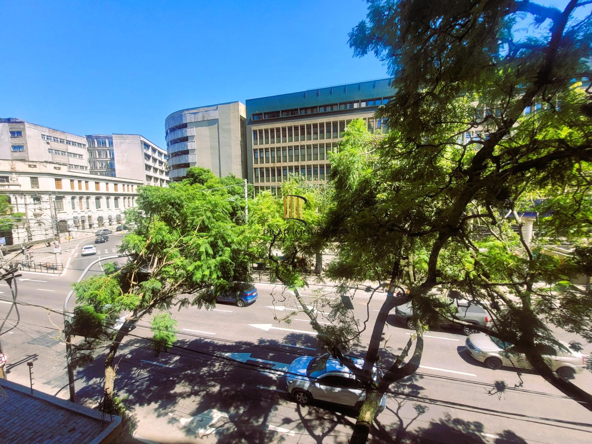 ÓTIMO APARTAMENTO 2 DORMITÓRIOS A 50m DA UFRGS E UFCSPA.