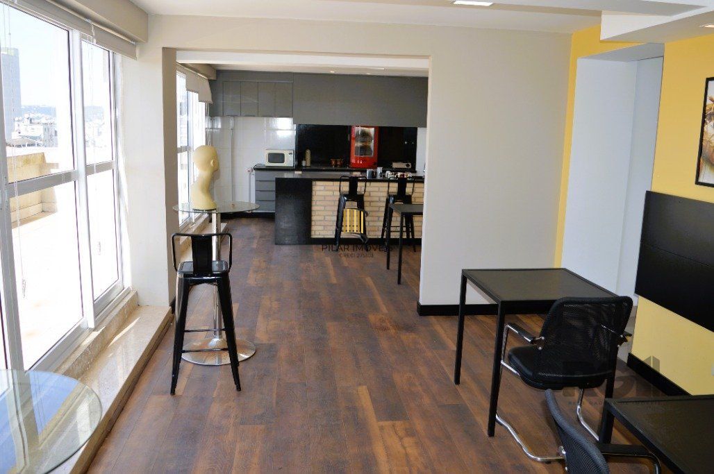 ANDAR INTEIRO NA GALERIA MALCOM 22º - SALA COMERCIAL LINDA E REFORMADA