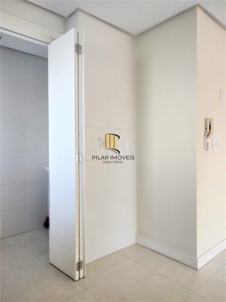 Excelente apartamento 2 dormitórios com  duas suítes,lavabo e vaga coberta próximo Av: Goethe