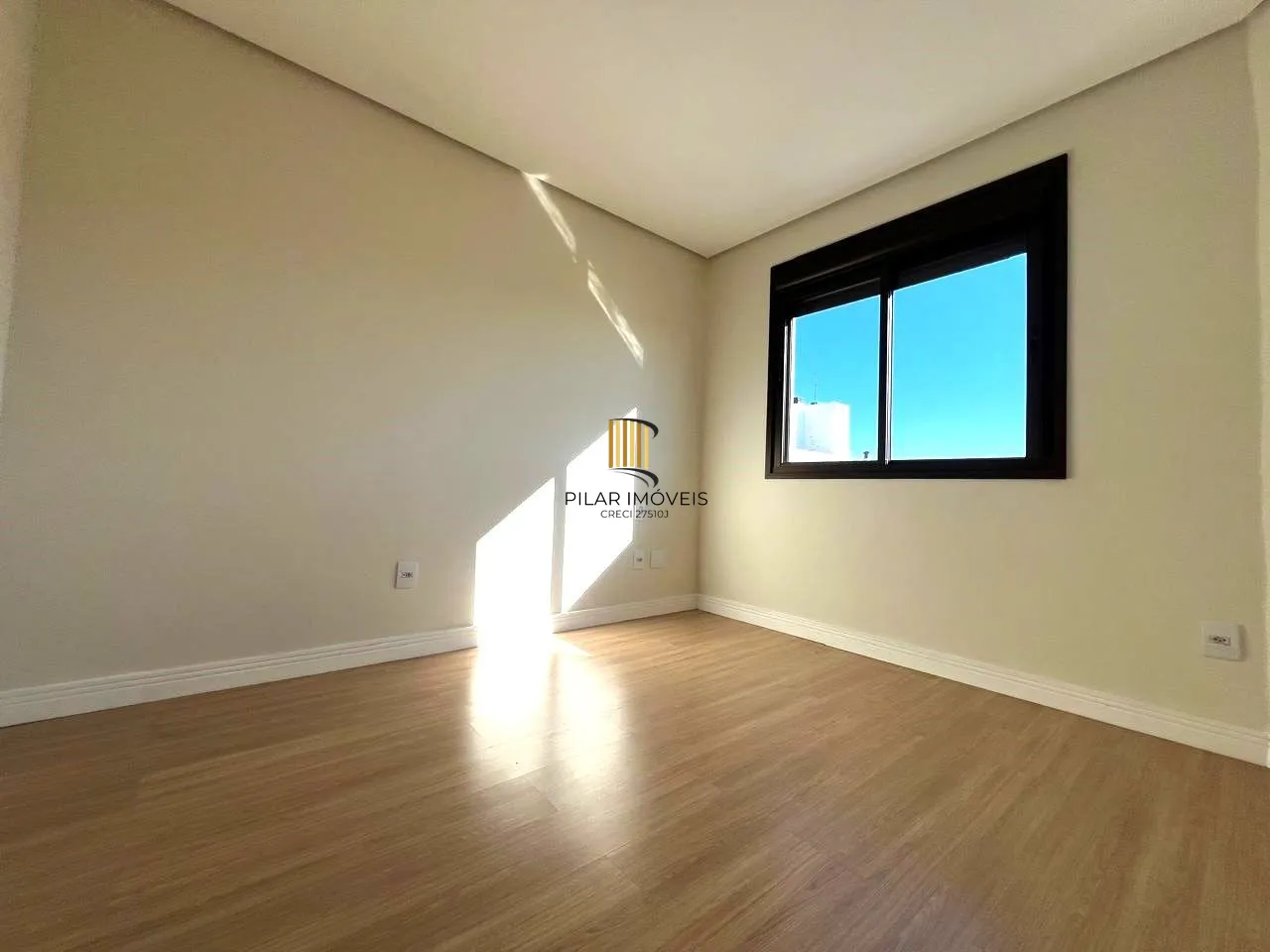 Apartamento 1 dormitório com vaga no Mont´t Serrat