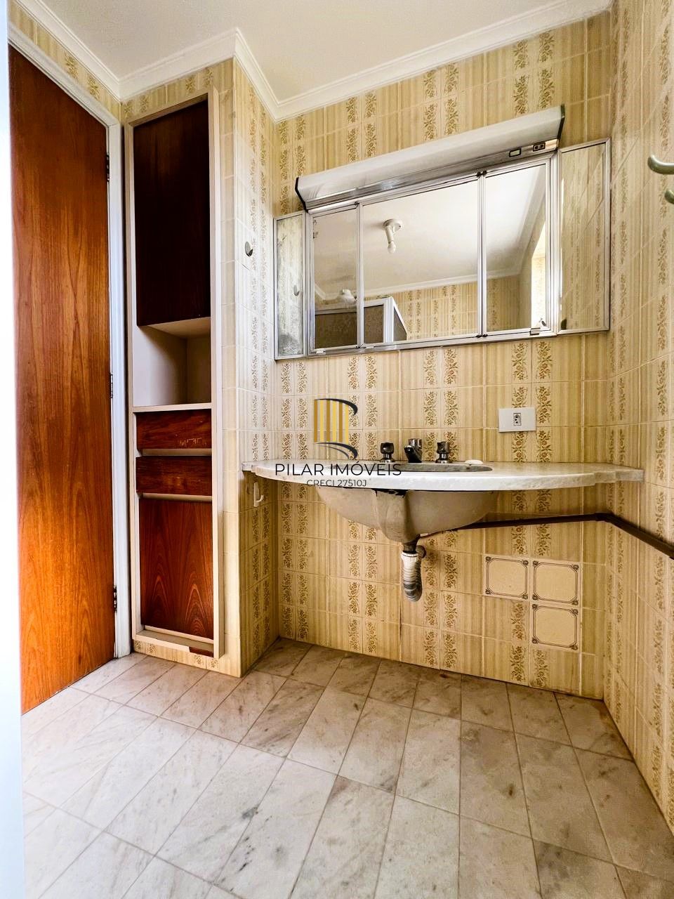 Apartamento 2 dormitórios no Menino Deus