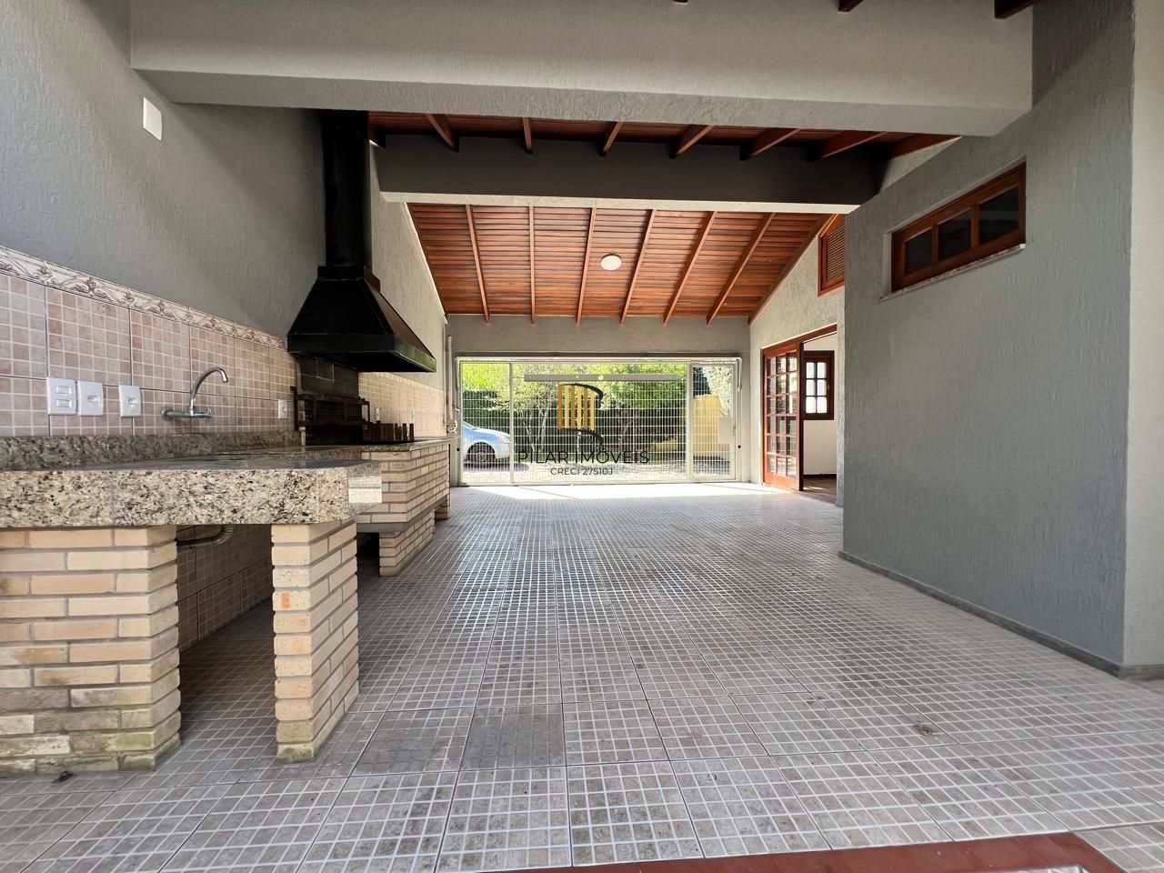 INCRÍVEL CASA COM LAREIRA E ESPAÇO GOOURMET EM CONDOMINIO NO BAIRRO IPANEMA!