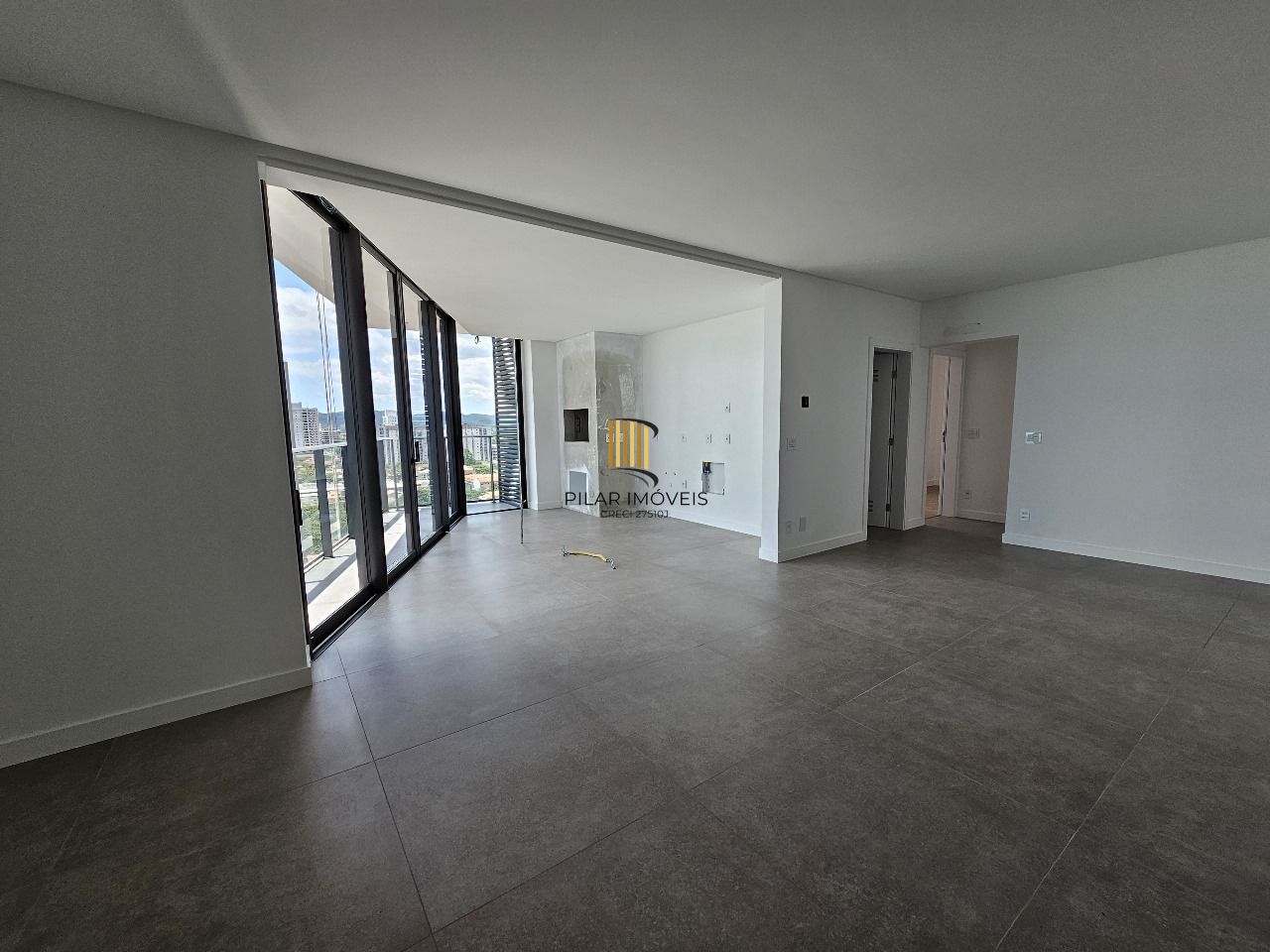 APARTAMENTO DE LUXO NO BLUE WAVES RESIDENCES EM PIÇARRA- SC COM VISTA PARA O MAR - ALTO PADRÃO