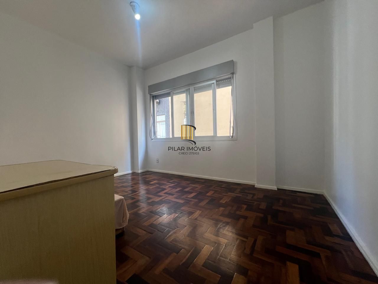 EXCELENTE E AMPLO APARTAMENTO 3 DORMITÓRIOS NO CENTRO - MUITA LUZ E O MELHOR DA VIDA URBANA!