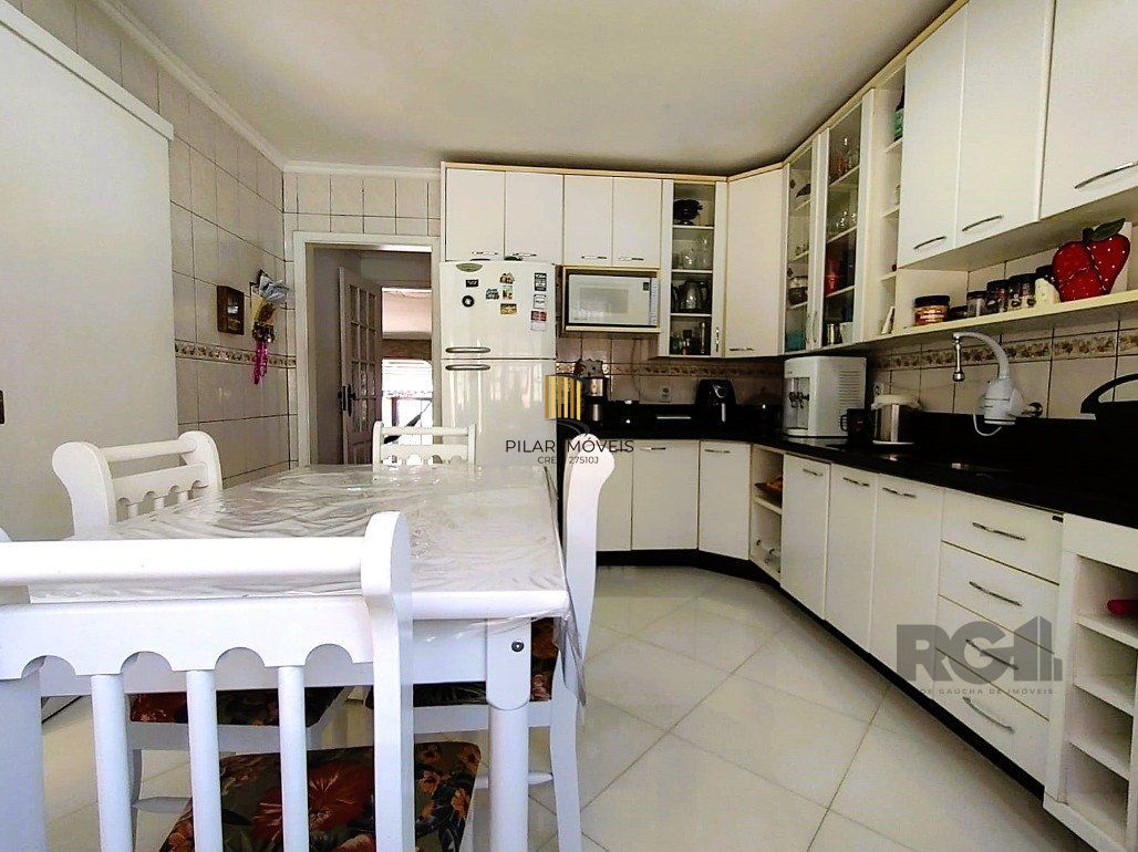Casa 3 dormitórios no bairro Vila Cachoeirinha