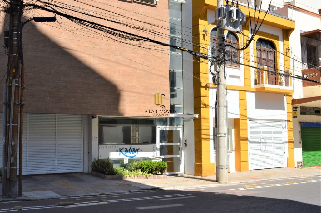 Lindo apartamento 2 dormitórios com 1 suíte, amplo garden e 2 vagas no Bairro Bom Fim.