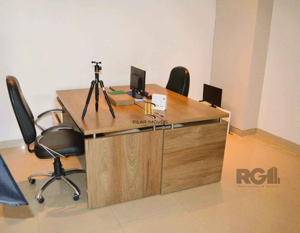 ANDAR INTEIRO NA GALERIA MALCOM 22º - SALA COMERCIAL LINDA E REFORMADA