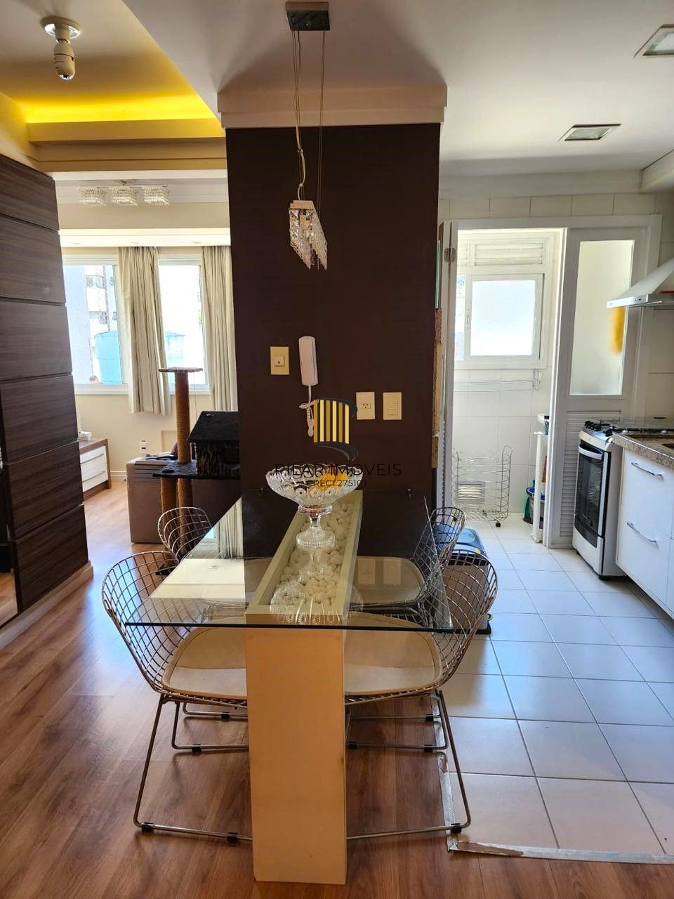 Excelente Apartamento 1 dormitório Semimobiliado com infra completa na Av. Independência!