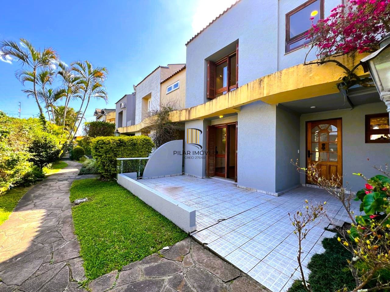 INCRÍVEL CASA COM LAREIRA E ESPAÇO GOOURMET EM CONDOMINIO NO BAIRRO IPANEMA!