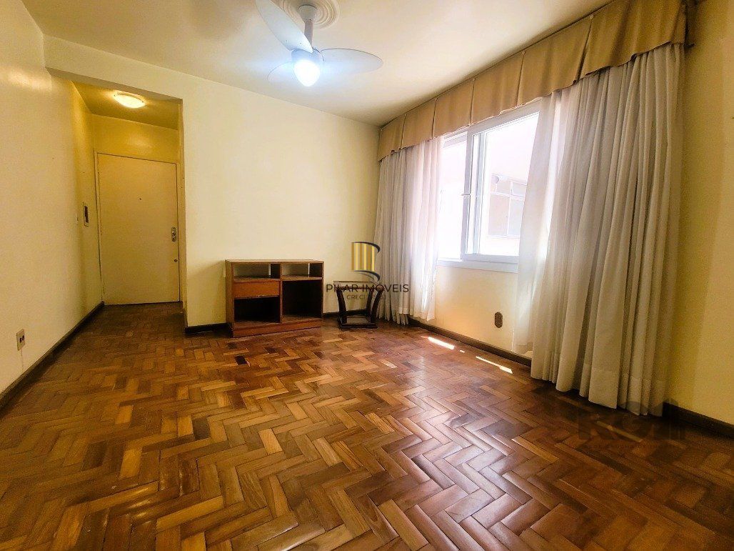Apartamento 2 dormitórios no bairro Azenha