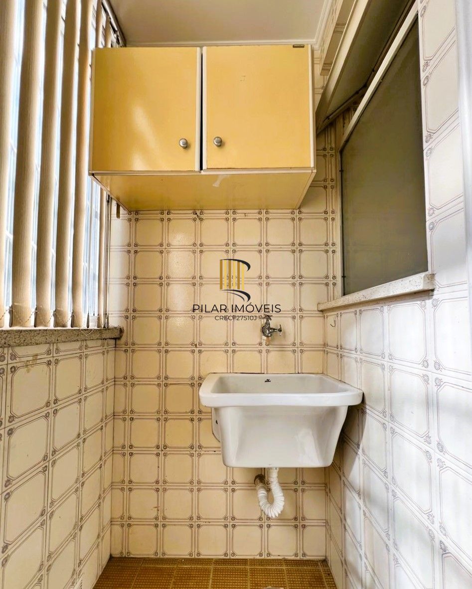 Apartamento 2 dormitórios no Menino Deus