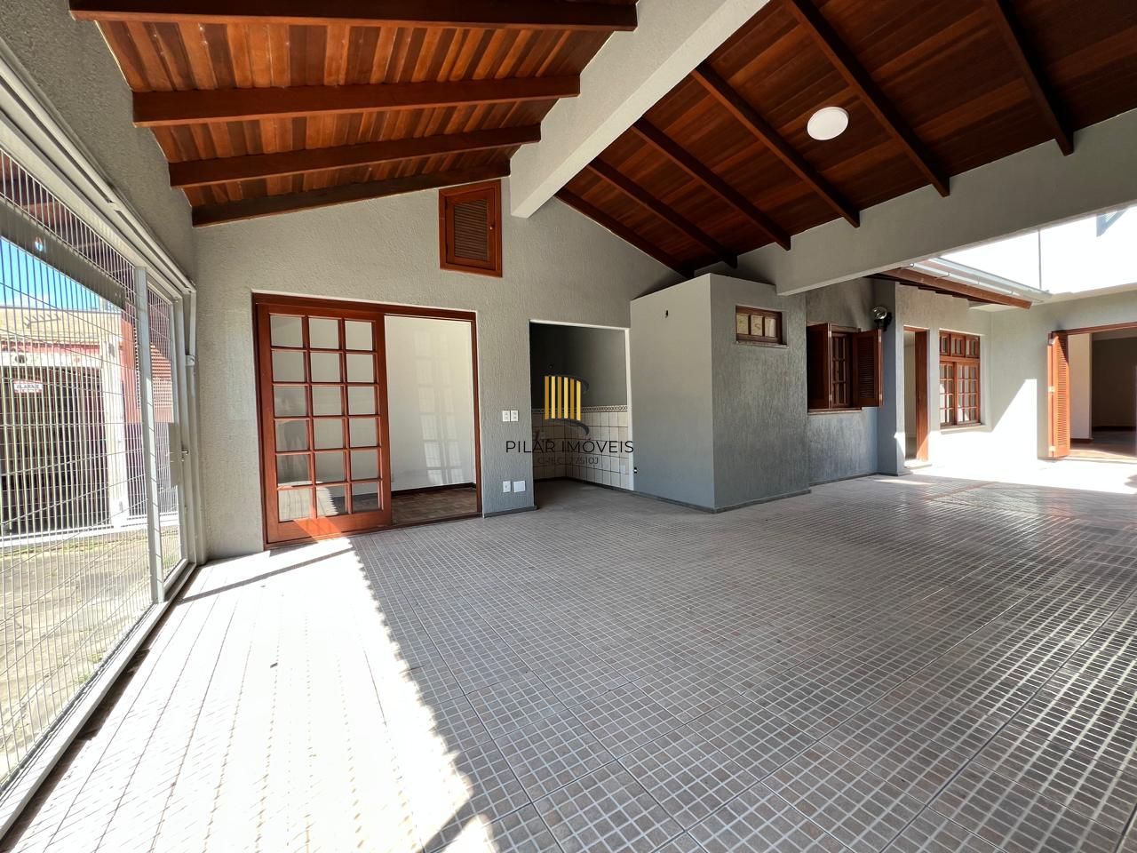 INCRÍVEL CASA COM LAREIRA E ESPAÇO GOOURMET EM CONDOMINIO NO BAIRRO IPANEMA!