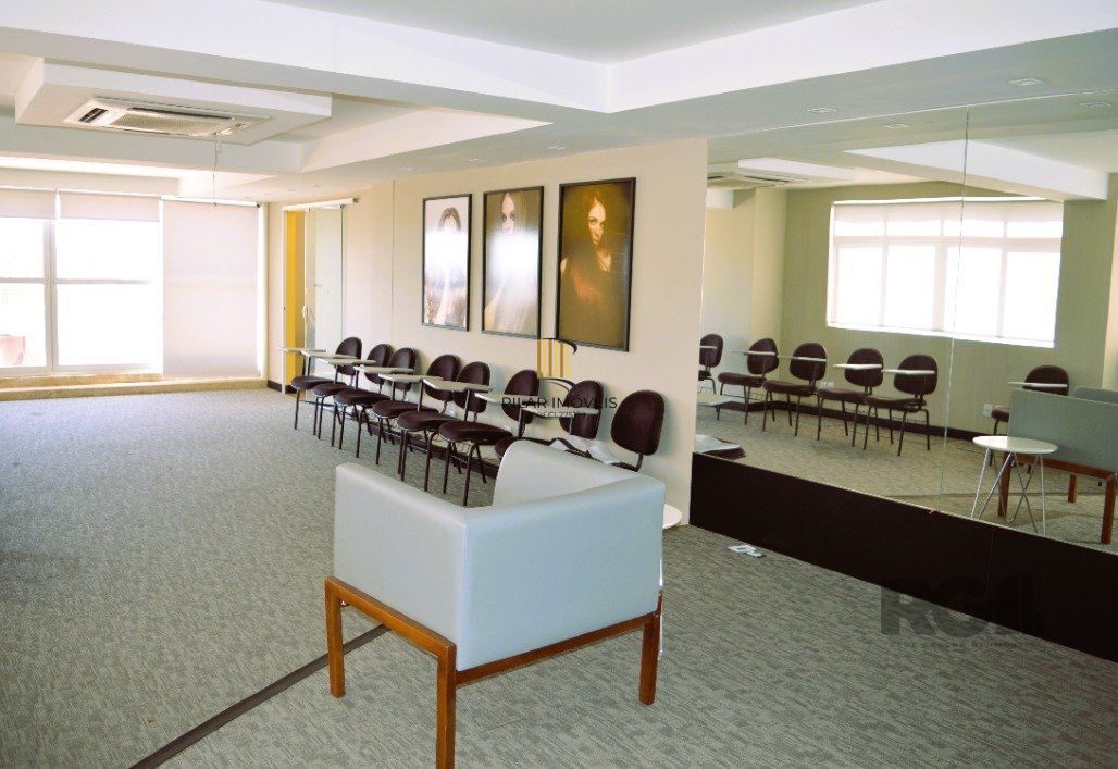 ANDAR INTEIRO NA GALERIA MALCOM 22º - SALA COMERCIAL LINDA E REFORMADA