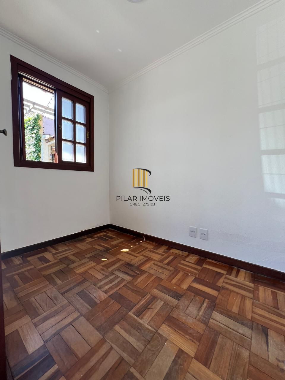 INCRÍVEL CASA COM LAREIRA E ESPAÇO GOOURMET EM CONDOMINIO NO BAIRRO IPANEMA!