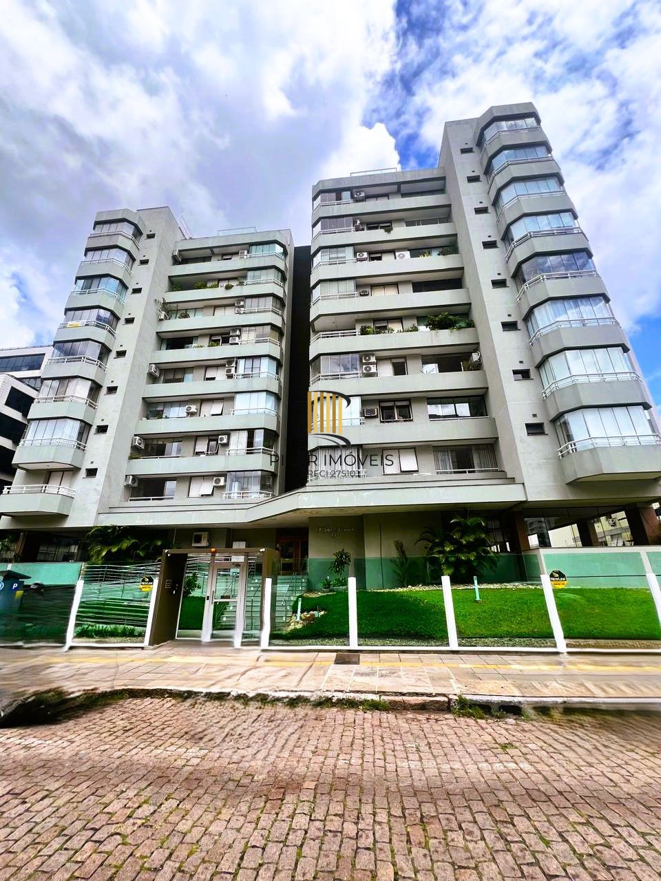 ESPETACULAR APARTAMENTO 2 DORMITÓRIOS COM INFRA NO MENINO DEUS