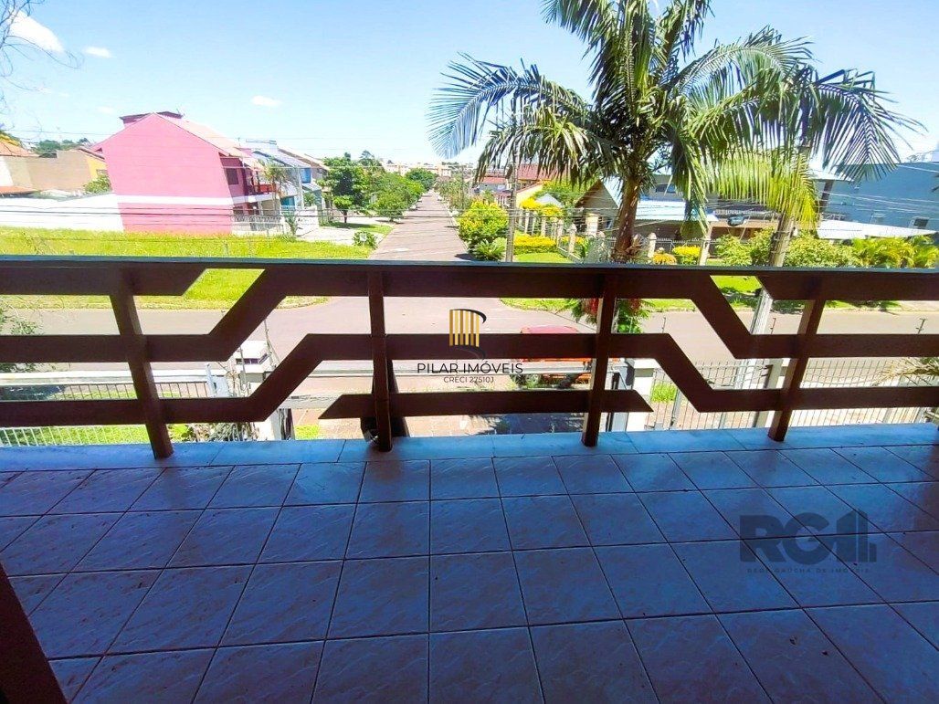 lindíssima e confortável casa com 3 quartos, piscina e 3 vagas no Parque Santa Fé em Porto Alegre!