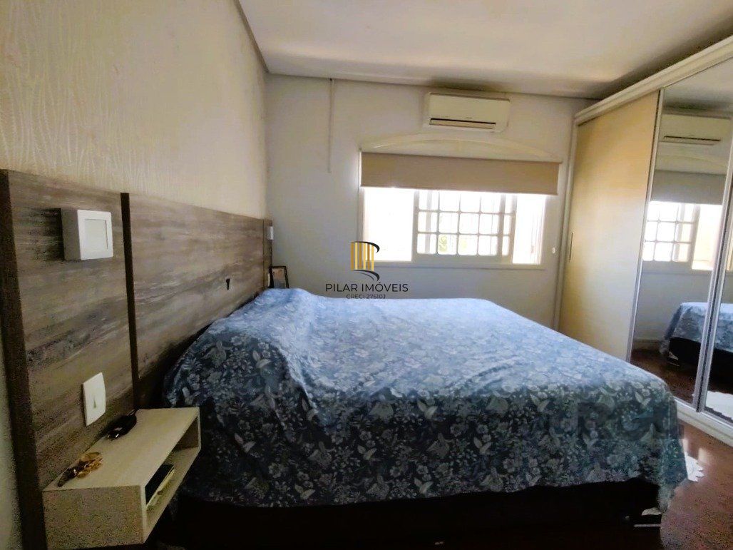Casa 3 dormitórios no bairro Vila Cachoeirinha