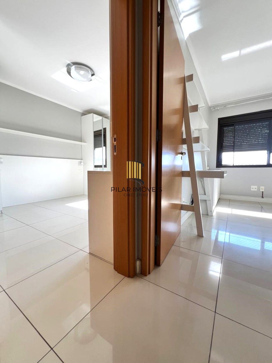 Apartamento 2 dormitórios semimobiliado com box duplo e Infra no Menino Deus