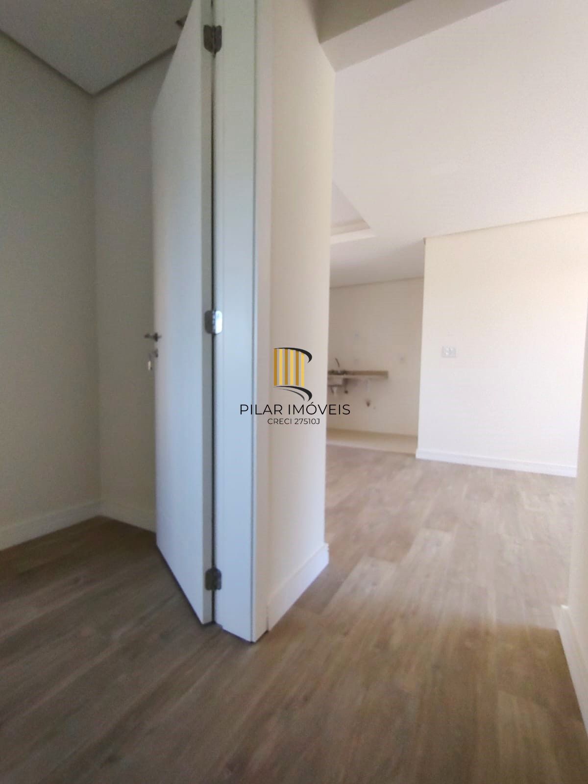 Apartamento com  2 suítes e lavabo em frente ao Parque da Redenção