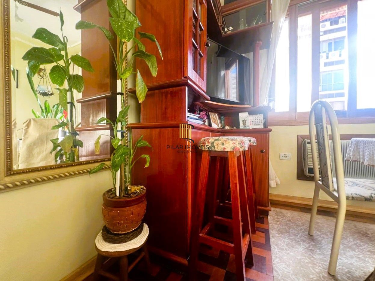 APARTAMENTO 2 DORMITÓRIOS COM VISTA DESLUMBRANTE NO CENTRO DA CIDADE.