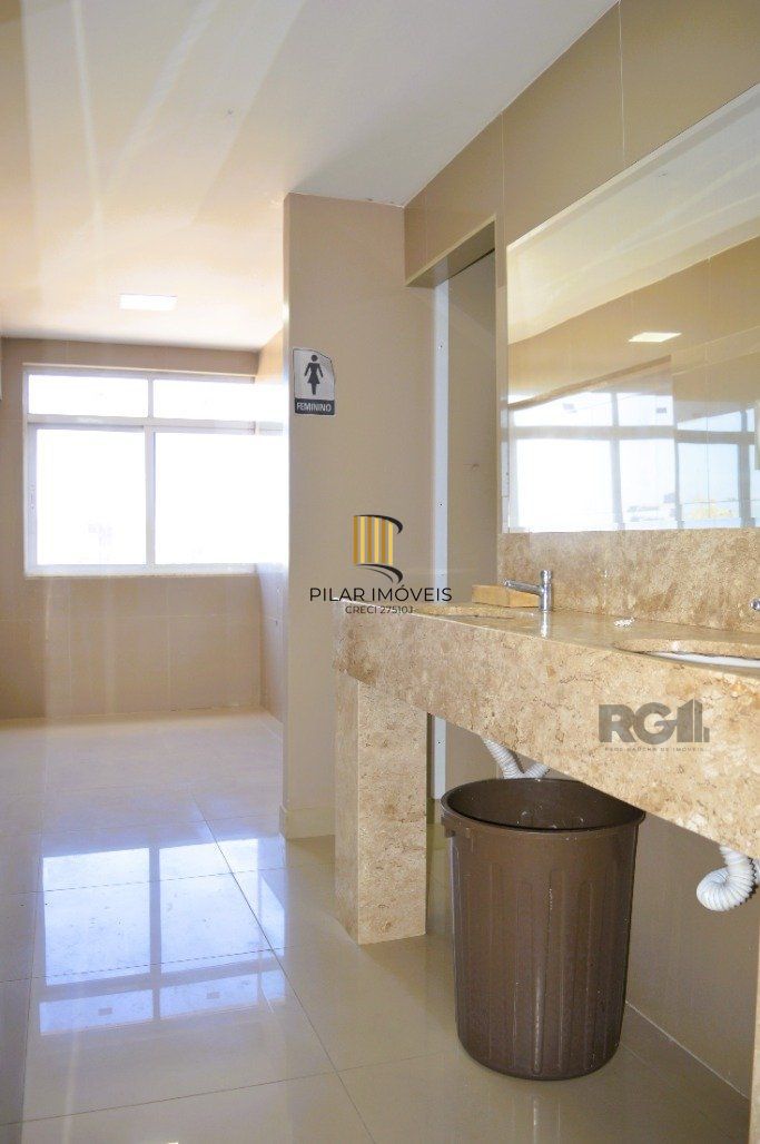 ANDAR INTEIRO NA GALERIA MALCOM 22º - SALA COMERCIAL LINDA E REFORMADA
