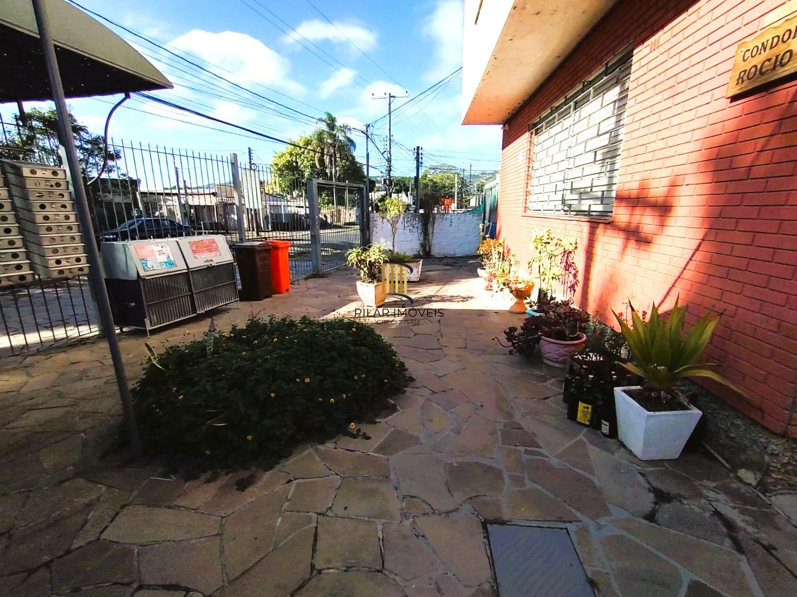 ÓTIMO APARTAMENTO JK NO BAIRRO PARTENON BEM ILUMINADO.