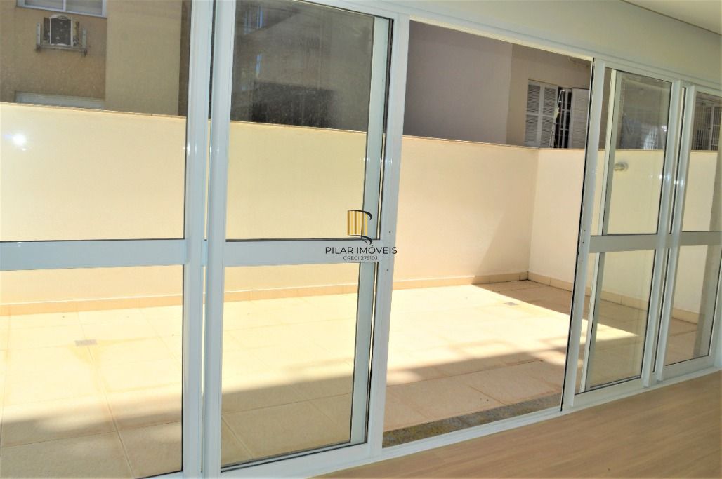 Lindo apartamento 2 dormitórios com 1 suíte, amplo garden e 2 vagas no Bairro Bom Fim.