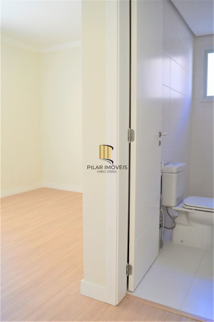 Lindo apartamento 2 dormitórios com 1 suíte, amplo garden e 2 vagas no Bairro Bom Fim.