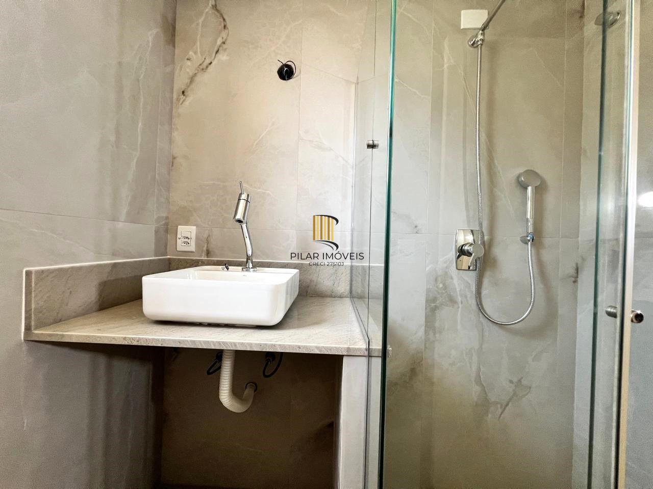 Excelente apartamento 2 dormitórios reformado no Bom Fim