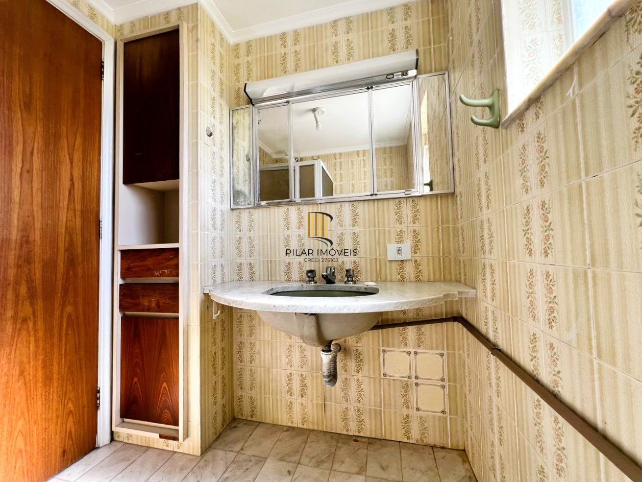 Apartamento 2 dormitórios no Menino Deus