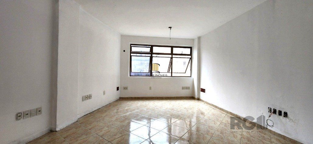 ÓTIMA SALA COMERCIAL BEM NO CENTRO DA CIDADE!