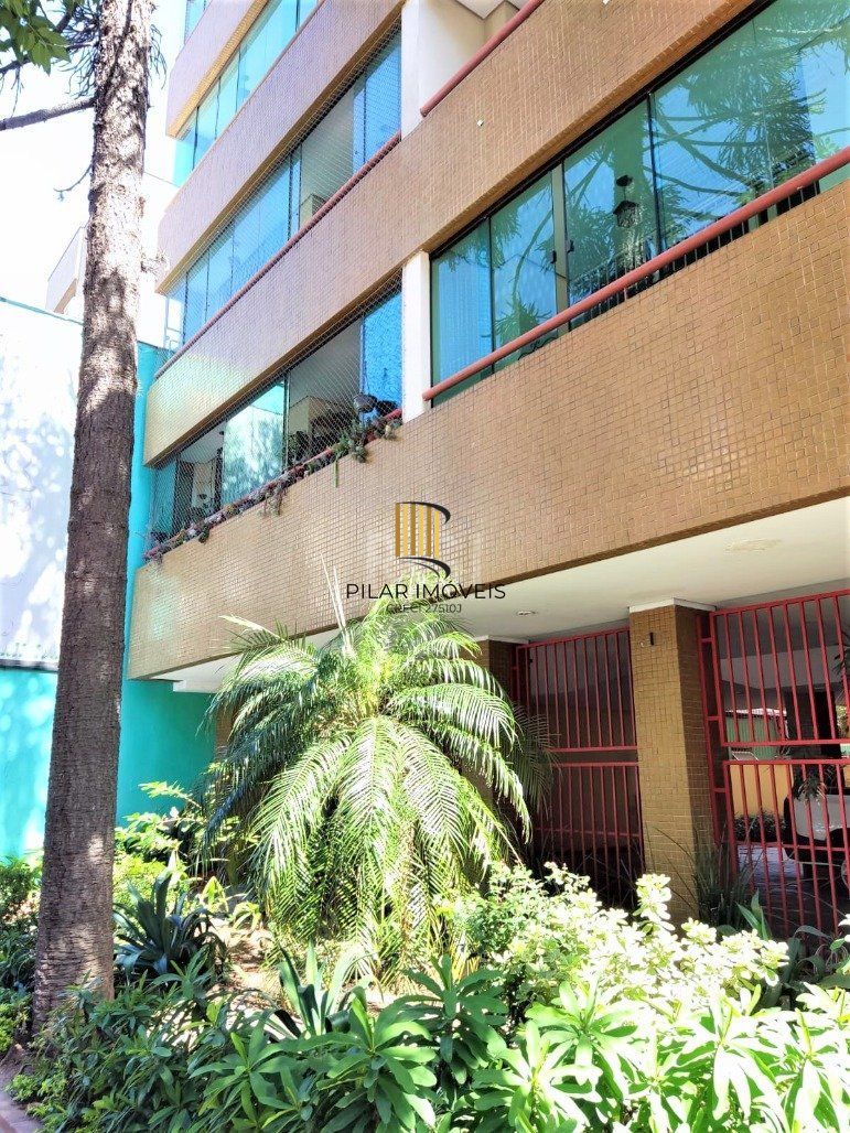 Apartamento 2 dormitórios semimobiliado, living 2 ambientes com lareira, cozinha e área de serviço, banheiro social, sacada e churrasqueira.  - Pilar Imóveis
