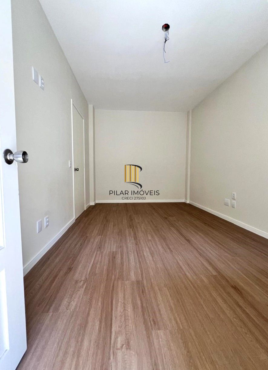 Excelente apartamento 2 dormitórios reformado no Bom Fim