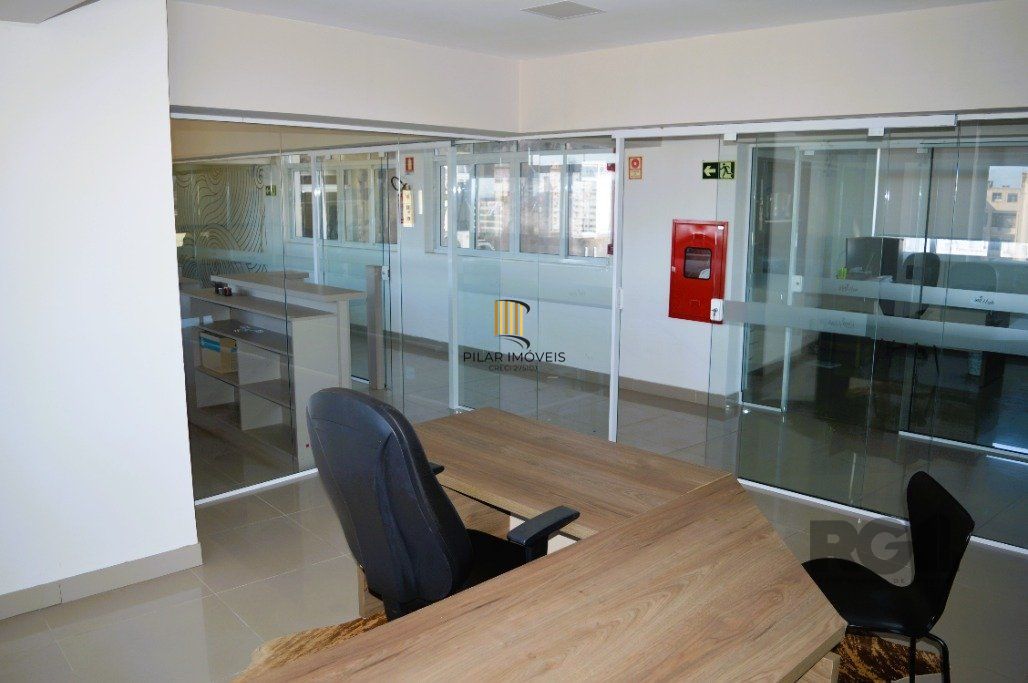 ANDAR INTEIRO NA GALERIA MALCOM 22º - SALA COMERCIAL LINDA E REFORMADA